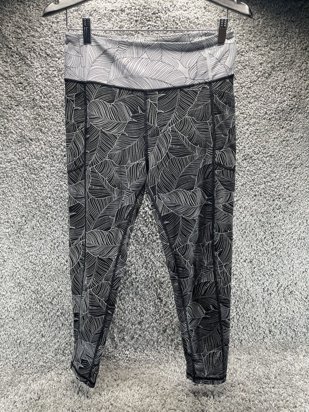 Victoria Secret On Point Flow Capri Legging Black Palm Size Large Pockets